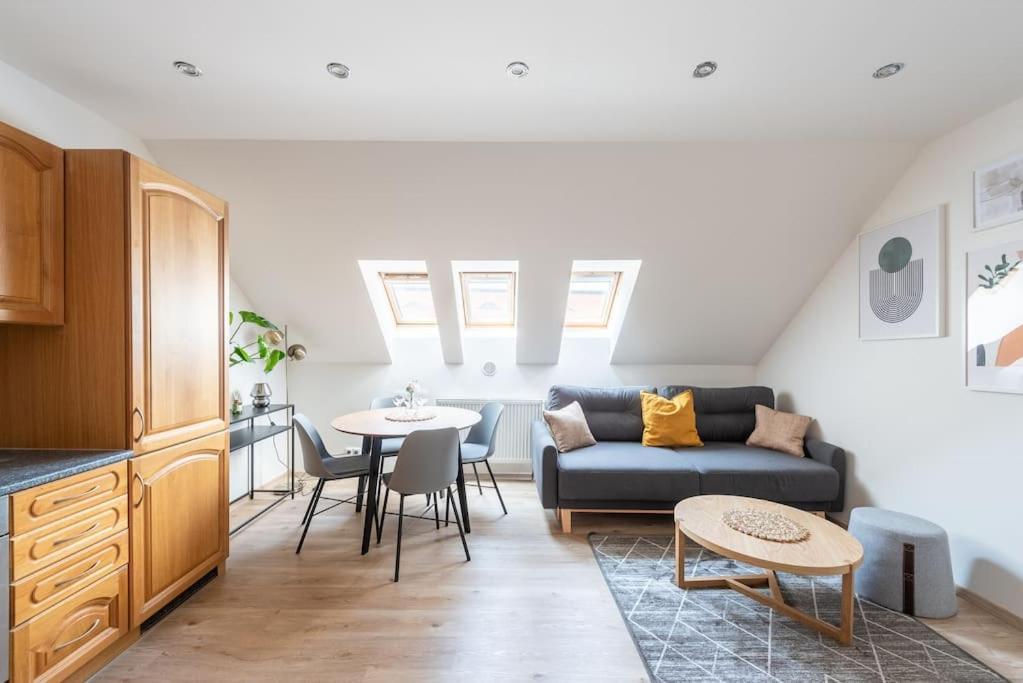 B.O.B. Klimentska Apartment Prague Exterior photo